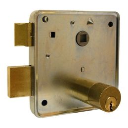 MG Monti 436 gate lock applied