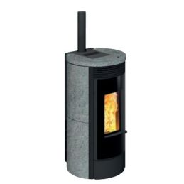 Air pellet stove with integrated upper ventilated smoke outlet