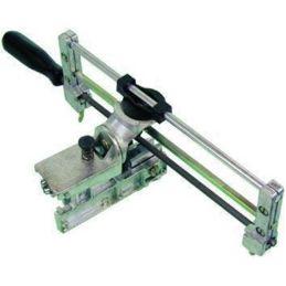 Manual sharpener for chain saws